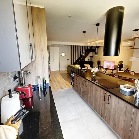 Ensuite With Private Balcony, Chill Flatshare *